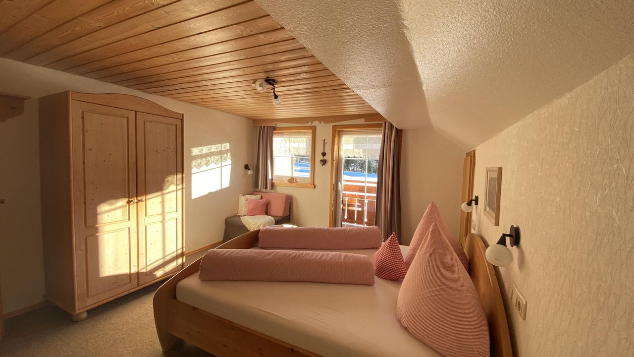 Zweiraumwohnung 8 Schlafzimmer Zweiraumwohnung 8 Schlafzimmer